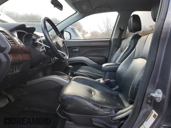 2010 Mitsubishi Outlander z VIN JA4AT3AW6AZ008689, wystawiony jako Copart lot #43402055 z przebiegiem 146 792 mil mil oraz Czysty tytuł • Clean title. Historia ofert i sprzedaży dostępna na DreamBid. Obrazek 7.