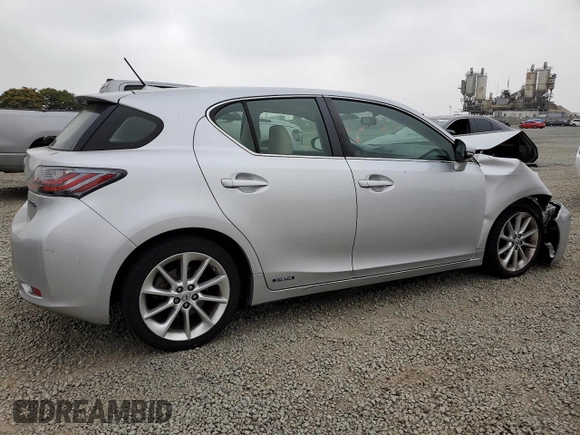 2012 Lexus CT 200h z VIN JTHKD5BH4C2121084, wystawiony jako Copart lot #60842335 z przebiegiem 125 141 mil mil oraz Szkoda całkowita • Salvage title. Historia ofert i sprzedaży dostępna na DreamBid. Obrazek 3.