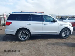 2019 Lincoln Navigator Reserve z VIN 5LMJJ2LT8KEL10852, wystawiony jako IAAI lot #41847832 z przebiegiem 88 437 mil mil oraz . Historia ofert i sprzedaży dostępna na DreamBid. Obrazek 13.