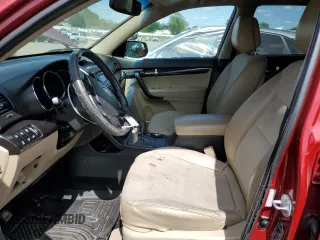 2011 Kia Sorento EX z VIN 5XYKUDA24BG086804, wystawiony jako Copart lot #57394805 z przebiegiem 148 932 mil mil oraz Szkoda całkowita • Salvage title. Historia ofert i sprzedaży dostępna na DreamBid. Obrazek 7.