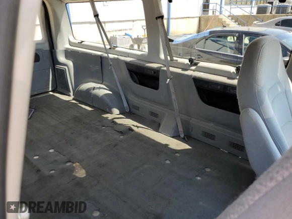 2008 Ford Econoline Passenger XL with VIN 1FMNE11L48DA80599, listed as a Copart auction lot 52532405 with 263,848 mi miles and Non Repairable. Bid and sale history available at carsss.com. Image 11.