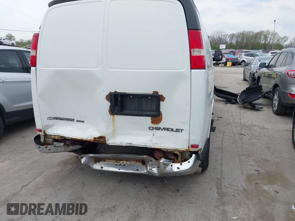 2003 Chevrolet Express Cargo with VIN 1GCGG25V031175986, listed as a IAAI auction lot 42144402 with 353,661 mi miles and . Bid and sale history available at DreamBid. Image 6.