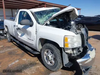 2013 Chevrolet Silverado 2500HD LT with VIN 1GC1CXCG4DF198324, listed as a IAAI auction lot 41883232 with 1 mi miles. Bid and sale history available at carsss.com. Image 1.