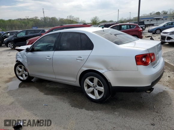 2010 Volkswagen Jetta Limited Edition с VIN 3VWAX7AJ1AM105397, выставлен на аукционе Copart как лот 53749085 с пробегом 159 224 миль миль и На запчасти • Non repairable. История ставок и продаж доступна на DreamBid. Изображение 2.