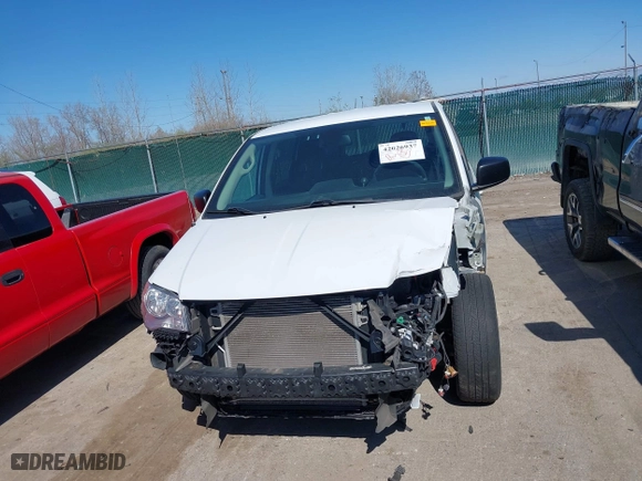 2018 Dodge Grand Caravan SE with VIN 2C4RDGBG6JR362565, listed as a IAAI auction lot 42026937 with 146,920 mi miles. Bid and sale history available at carsss.com. Image 13.