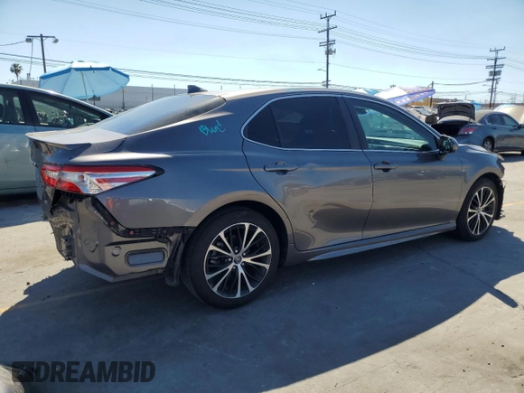 2020 Toyota Camry SE z VIN 4T1G11AK3LU887927, wystawiony jako Copart lot #56430665 z przebiegiem 60 927 mil mil oraz Szkoda całkowita • Salvage title. Historia ofert i sprzedaży dostępna na DreamBid. Obrazek 3.