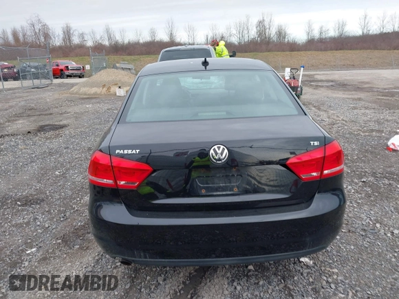 2014 Volkswagen Passat Wolfsburg Edition z VIN 1VWAT7A31EC098634, wystawiony jako IAAI lot #41924146 z przebiegiem 80 872 mil mil oraz . Historia ofert i sprzedaży dostępna na DreamBid. Obrazek 16.