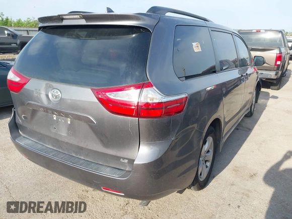 2018 Toyota Sienna LE Auto Access Seat with VIN 5TDKZ3DC2JS915905, listed as a IAAI auction lot 42027300 with 174,770 mi miles. Bid and sale history available at carsss.com. Image 4.