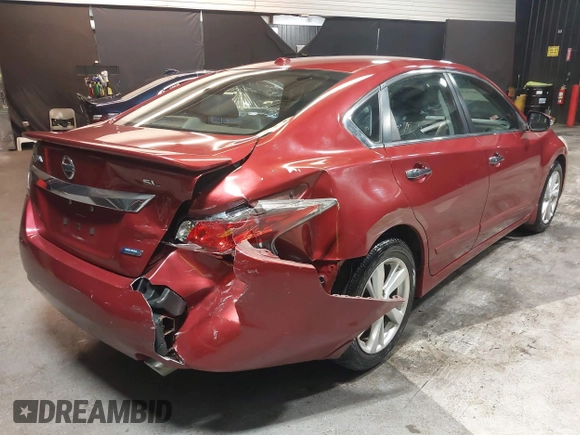 2014 Nissan Altima S with VIN 1N4AL3AP0EN347207, listed as a IAAI auction lot 42029532 with 28,324 mi miles and . Bid and sale history available at carsss.com. Image 4.