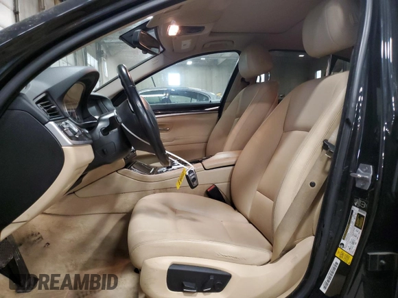 2015 BMW 5 Series 528i z VIN WBA5A5C59FD512538, wystawiony jako Copart lot #53160655 z przebiegiem 122 980 mil mil oraz Czysty tytuł • Clean title. Historia ofert i sprzedaży dostępna na DreamBid. Obrazek 7.