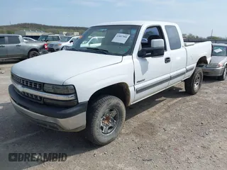 1999 Chevrolet Silverado 2500 LS with VIN 1GCFC29UXXZ178331, listed as a IAAI auction lot 41887908 with 1 mi miles. Bid and sale history available at carsss.com. Image 2.