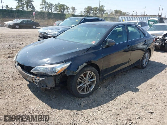 2015 Toyota Camry XLE z VIN 4T1BF1FK4FU933984, wystawiony jako IAAI lot #42121695 z przebiegiem Nie podano mil oraz . Historia ofert i sprzedaży dostępna na DreamBid. Obrazek 18.