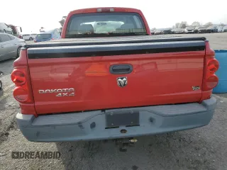 2008 Dodge Dakota SXT z VIN 1D7HW38KX8S542737, wystawiony jako Copart lot #78130834 z przebiegiem 60 496 mil mil oraz Szkoda całkowita • Salvage title. Historia ofert i sprzedaży dostępna na DreamBid. Obrazek 6.