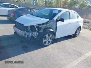 2016 Chevrolet Sonic LTZ z VIN 1G1JE5SB0G4144421, wystawiony jako IAAI lot #42020434 z przebiegiem 120 114 mil mil oraz . Historia ofert i sprzedaży dostępna na DreamBid. Obrazek 2.
