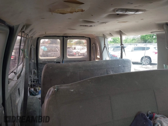 2003 Ford Econoline Passenger XL with VIN 1FBSS31L13HB82587, listed as a IAAI auction lot 42314787 with 217,431 mi miles and . Bid and sale history available at DreamBid. Image 8.