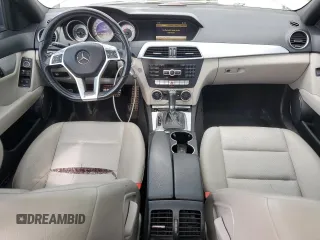 2012 Mercedes-Benz C 300 Sport z VIN WDDGF8BB9CA632381, wystawiony jako Copart lot #63055425 z przebiegiem 194 054 mil mil oraz Czysty tytuł • Clean title. Historia ofert i sprzedaży dostępna na DreamBid. Obrazek 8.