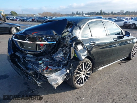 2015 Mercedes-Benz C-Class C 400 with VIN 55SWF6GB8FU009637, listed as a IAAI auction lot 41371322 with 77,248 mi miles. Bid and sale history available at carsss.com. Image 4.