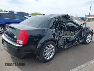 2008 Chrysler 300 C Hemi with VIN 2C3KA63H18H335466, listed as a IAAI auction lot 41899381 with Not Provided miles and . Bid and sale history available at carsss.com. Image 4.
