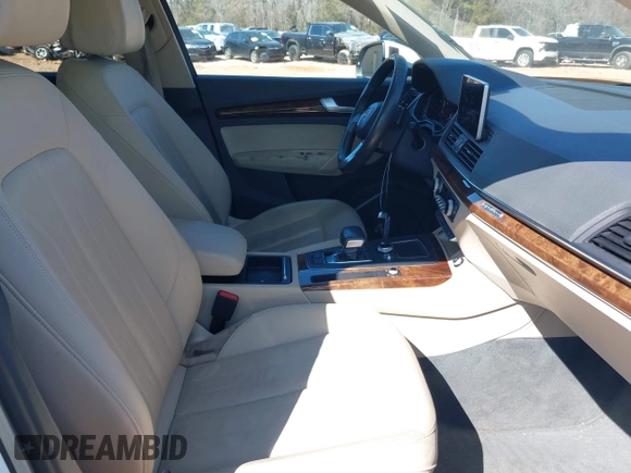 2018 Audi Q5 Premium Plus with VIN WA1BNAFYXJ2079819, listed as a IAAI auction lot 41667923 with 123,319 mi miles. Bid and sale history available at carsss.com. Image 5.