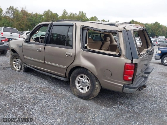 2001 Ford Expedition XLT with VIN 1FMPU16L31LB39187, listed as a IAAI auction lot 40405470 with 1 mi miles. Bid and sale history available at carsss.com. Image 3.