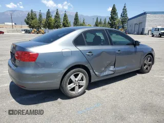 2012 Volkswagen Jetta SE z VIN 3VWDP7AJ2CM128574, wystawiony jako Copart lot #56896795 z przebiegiem 117 329 mil mil oraz Szkoda całkowita • Salvage title. Historia ofert i sprzedaży dostępna na DreamBid. Obrazek 3.