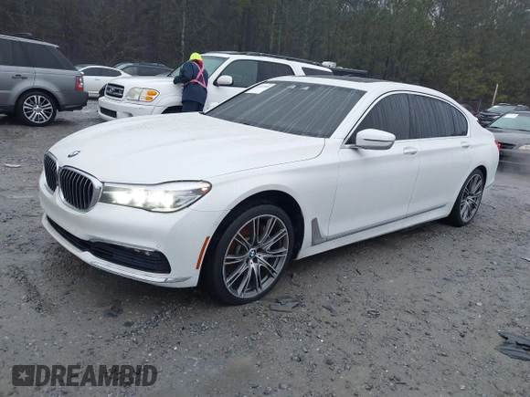 2017 BMW 7 Series 740i z VIN WBA7E2C51HG740000, wystawiony jako IAAI lot #41407048 z przebiegiem 114 929 mil mil oraz . Historia ofert i sprzedaży dostępna na DreamBid. Obrazek 17.