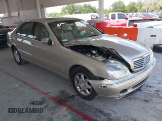 2000 Mercedes-Benz S 320/430/500 z VIN WDBNG70J8YA051463, wystawiony jako IAAI lot #42333638 z przebiegiem 53 626 mil mil oraz . Historia ofert i sprzedaży dostępna na DreamBid. Obrazek 1.