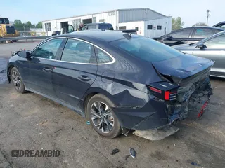 2024 Hyundai Sonata SEL z VIN KMHL64JA8RA373378, wystawiony jako IAAI lot #41975361 z przebiegiem 23 101 mil mil oraz . Historia ofert i sprzedaży dostępna na DreamBid. Obrazek 3.