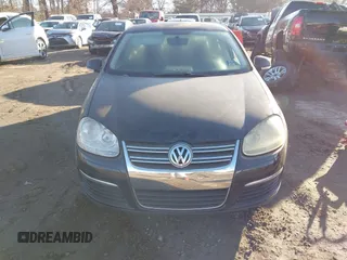 2010 Volkswagen Jetta Limited Edition с VIN 3VWAX7AJ4AM141777, выставлен на аукционе IAAI как лот 41461764 с пробегом 221 764 миль миль и . История ставок и продаж доступна на DreamBid. Изображение 12.