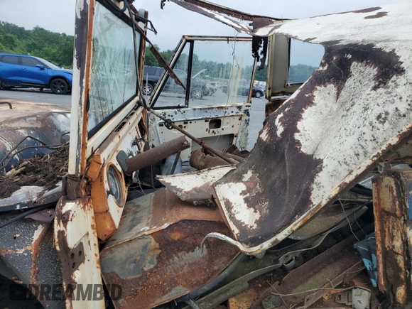 1976 Ford Bronco z VIN U15JLC14916, wystawiony jako Copart lot #62899905 z przebiegiem 85 866 mil mil oraz Czysty tytuł • Clean title. Historia ofert i sprzedaży dostępna na DreamBid. Obrazek 7.