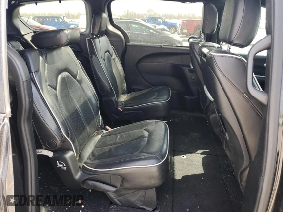 2018 Chrysler Pacifica Limited with VIN 2C4RC1GG8JR260368, listed as a Copart auction lot 52537355 with 102,112 mi miles and Salvage title. Bid and sale history available at DreamBid. Image 11.
