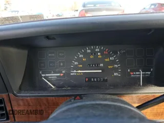 1989 Ford Taurus GL with VIN 1FABP52U1KA299938, listed as a Copart auction lot 86684144 with 52,675 mi miles and Salvage Title. Bid and sale history available at carsss.com. Image 9.