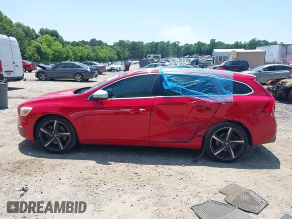 2015 Volvo V60 with VIN YV1902SP7F1221377, listed as a IAAI auction lot 42347523 with 156,787 mi miles and . Bid and sale history available at DreamBid. Image 14.
