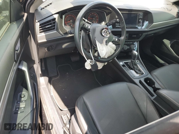 2019 Volkswagen Jetta S z VIN 3VWCB7BUXKM161873, wystawiony jako Copart lot #58712005 z przebiegiem Nie podano mil oraz Szkoda całkowita • Salvage title. Historia ofert i sprzedaży dostępna na DreamBid. Obrazek 8.