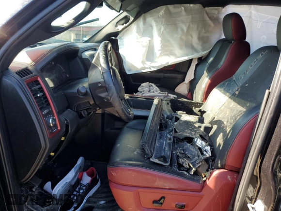 2015 Ram 1500 Rebel z VIN 1C6RR7YT7FS771791, wystawiony jako Copart lot #49873094 z przebiegiem 119 875 mil mil oraz Szkoda całkowita • Salvage title. Historia ofert i sprzedaży dostępna na DreamBid. Obrazek 7.