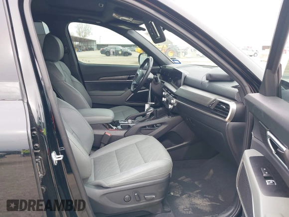 2024 Kia Telluride EX X-Line z VIN 5XYP3DGC5RG473610, wystawiony jako IAAI lot #41360858 z przebiegiem 13 825 mil mil oraz . Historia ofert i sprzedaży dostępna na DreamBid. Obrazek 5.
