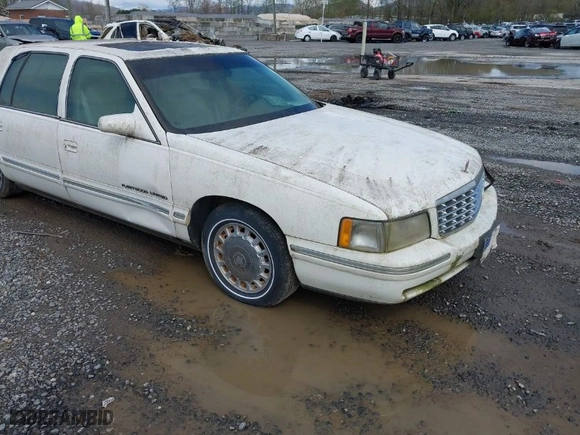1999 Cadillac DeVille with VIN 1G6KD54Y5XU780836, listed as a IAAI auction lot 41986180 with 1 mi miles. Bid and sale history available at carsss.com. Image 1.