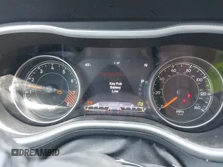 2015 Jeep Cherokee Trailhawk with VIN 1C4PJMBS0FW728361, listed as a IAAI auction lot 41978853 with 123,127 mi miles. Bid and sale history available at carsss.com. Image 7.