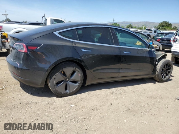 2018 Tesla Model 3 Long Range Battery z VIN 5YJ3E1EBXJF073250, wystawiony jako Copart lot #55832885 z przebiegiem 50 196 mil mil oraz Szkoda całkowita • Salvage title. Historia ofert i sprzedaży dostępna na DreamBid. Obrazek 3.