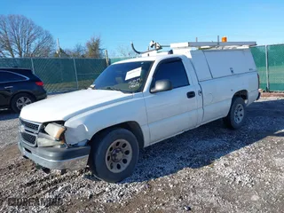 2007 Chevrolet Silverado 1500 Classic Work Truck with VIN 1GCEC14X67Z148654, listed as a IAAI auction lot 40891694 with 227,576 mi miles. Bid and sale history available at carsss.com. Image 17.