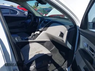 2013 Chevrolet Equinox LS z VIN 2GNALBEK8D1119367, wystawiony jako IAAI lot #41836642 z przebiegiem 125 272 mil mil oraz . Historia ofert i sprzedaży dostępna na DreamBid. Obrazek 5.