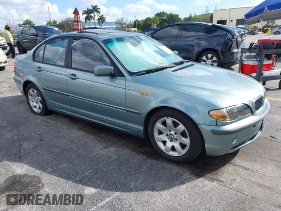2005 BMW 3 Series 325i with VIN WBAEV33415KW16936, listed as a IAAI auction lot 41094134 with 208,794 mi miles. Bid and sale history available at carsss.com. Image 1.