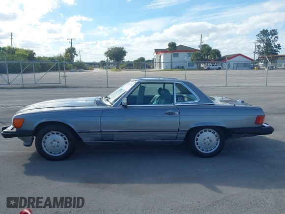 1988 Mercedes-Benz 560 SL with VIN WDBBA48D0JA088479, listed as a IAAI auction lot 41272731 with 91,858 mi miles and . Bid and sale history available at DreamBid. Image 14.