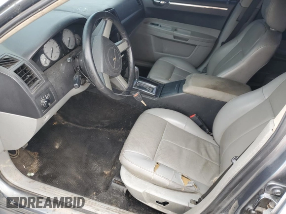 2007 Chrysler 300 Signature with VIN 2C3KA53G67H827796, listed as a Copart auction lot 71590594 with 169,547 mi miles and Salvage Title. Bid and sale history available at carsss.com. Image 7.