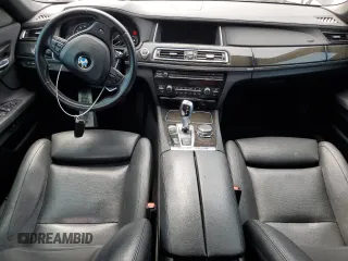 2015 BMW 7 Series 740i z VIN WBAYA6C56FGK16684, wystawiony jako Copart lot #55774275 z przebiegiem 85 281 mil mil oraz Szkoda całkowita • Salvage title. Historia ofert i sprzedaży dostępna na DreamBid. Obrazek 8.