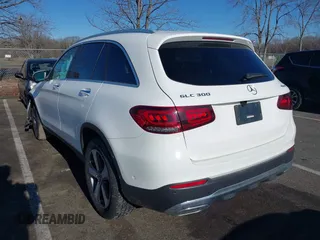 2020 Mercedes-Benz GLC 300 z VIN WDC0G8EB4LF716707, wystawiony jako IAAI lot #41695111 z przebiegiem 27 715 mil mil oraz . Historia ofert i sprzedaży dostępna na DreamBid. Obrazek 3.