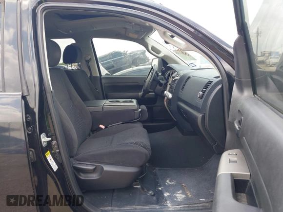 2013 Toyota Tundra z VIN 5TFDW5F13DX302067, wystawiony jako IAAI lot #42461336 z przebiegiem 124 876 mil mil oraz . Historia ofert i sprzedaży dostępna na DreamBid. Obrazek 5.