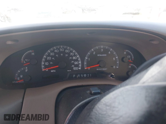 2000 Ford F-150 XL with VIN 1FTRX17L2YNB78032, listed as a IAAI auction lot 41687215 with 1 mi miles. Bid and sale history available at carsss.com. Image 7.