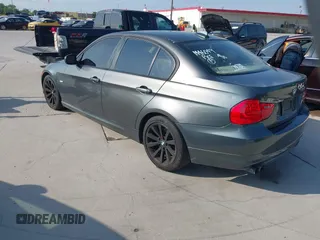 2009 BMW 3 Series 328i with VIN WBAPH77529NM46049, listed as a IAAI auction lot 42037870 with 1 mi miles. Bid and sale history available at carsss.com. Image 3.
