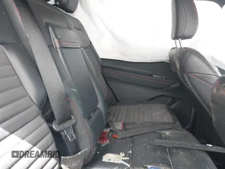 2025 Ford Explorer ST-Line z VIN 1FMUK8KH4SGB39339, wystawiony jako IAAI lot #42122821 z przebiegiem Nie podano mil oraz . Historia ofert i sprzedaży dostępna na DreamBid. Obrazek 8.